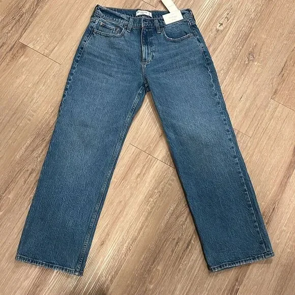 Abercrombie & Fitch • The baggy low rise jean - Picture 11 of 13